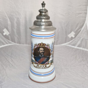 Porzellan-Bierkrug mit Zinndeckel, der König Maximilian II. von Bayern